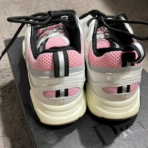 COPY - DIOR HOMME SNEAKER BLACK WHITE PINK GOOD CONDITION PRICE IS FIRM - Picture 2 of 4